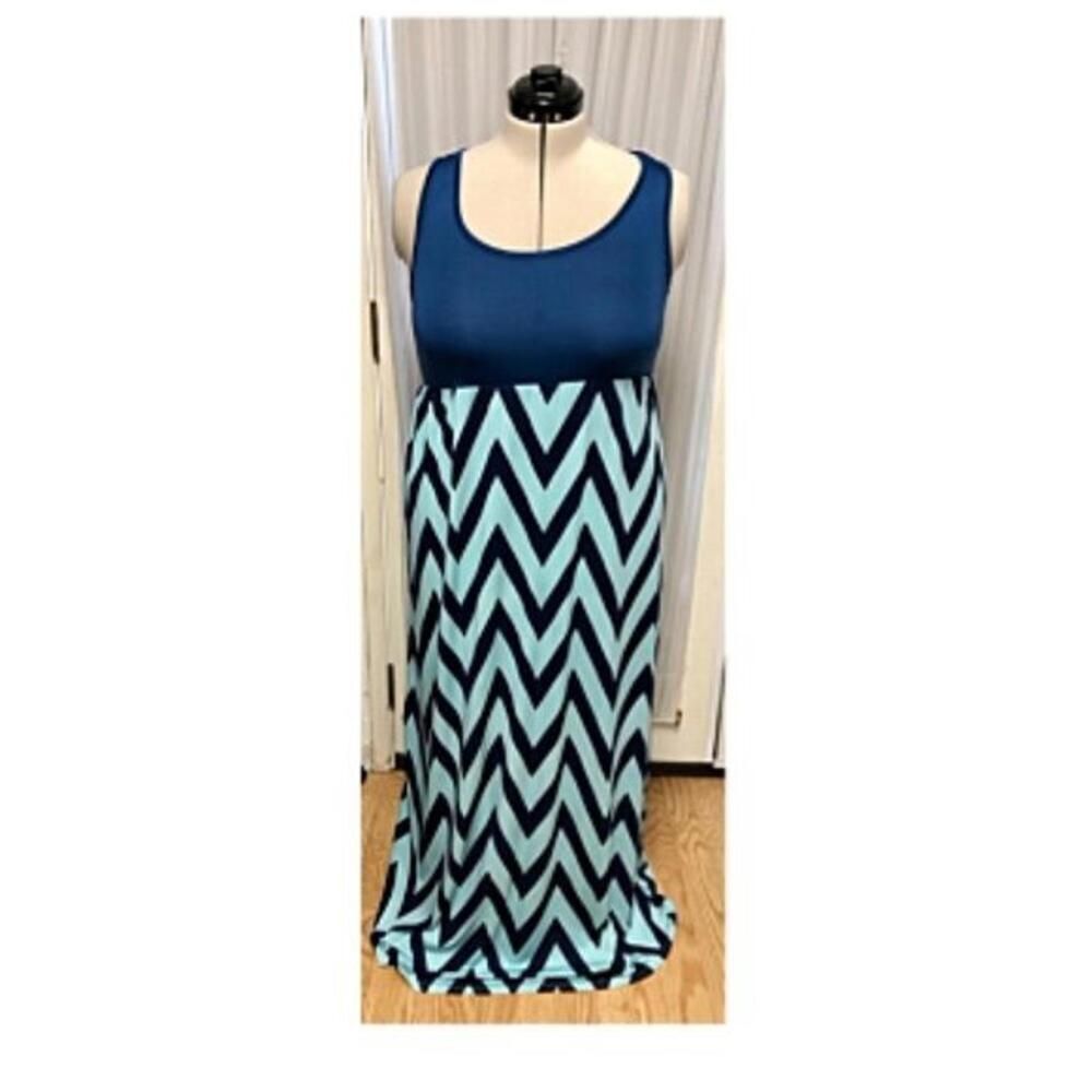 Maxi dress with no tags but would be best for xl-xxl.